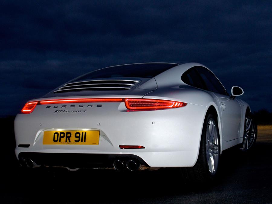  Porsche 911 Carrera 4 2012 года  (UK) (фото 4 из 12)
